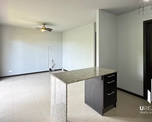 ¡Apartamento en venta a precio de oportunidad! Santa Ana – 2 Habitaciones + 2 Baños completos + 2 Espacios de parqueo.