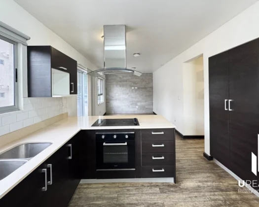 Amplio apartamento en alquiler en Torres de Río Oro, cómodo y moderno.