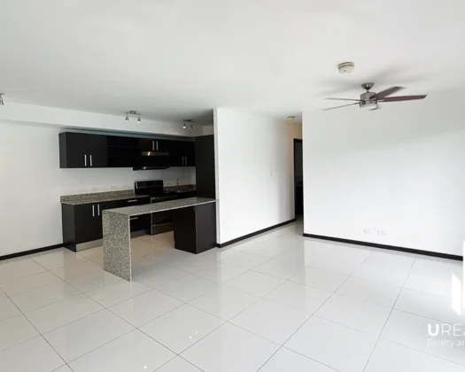 Amplio apartamento en alquiler – San Nicolas de Bari